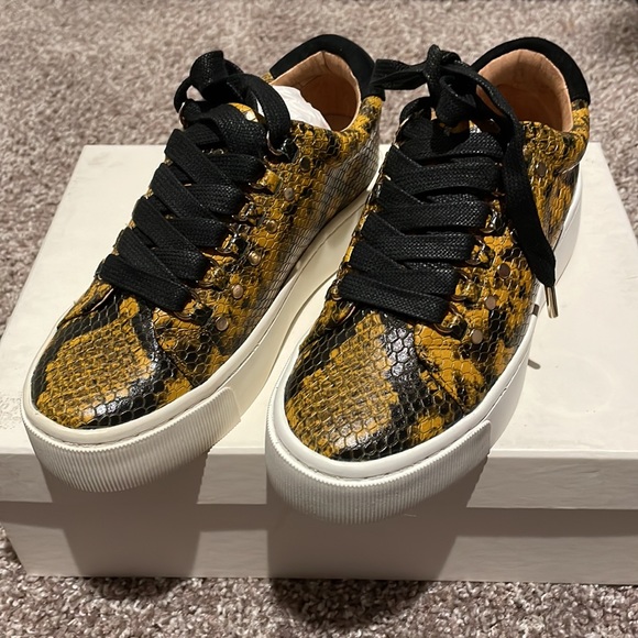 NWT Joie Handan Sneakers in Mustard - Picture 5 of 6